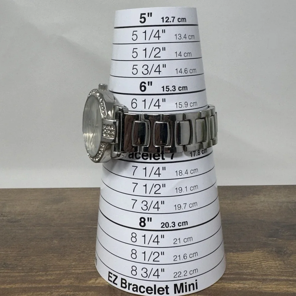 NY&C Women's Silver Tone Crystal Accent Classic‎ Watch New Battery !!
